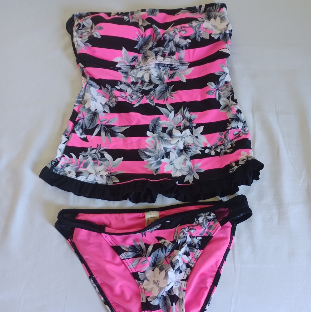 Size Medium Arizona brand swim suit.